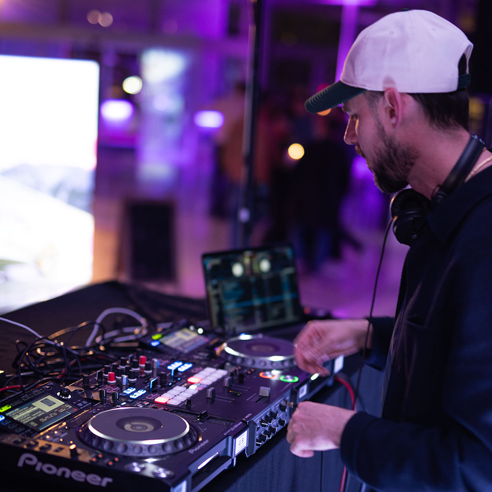 DJ Wayne Scratchzky