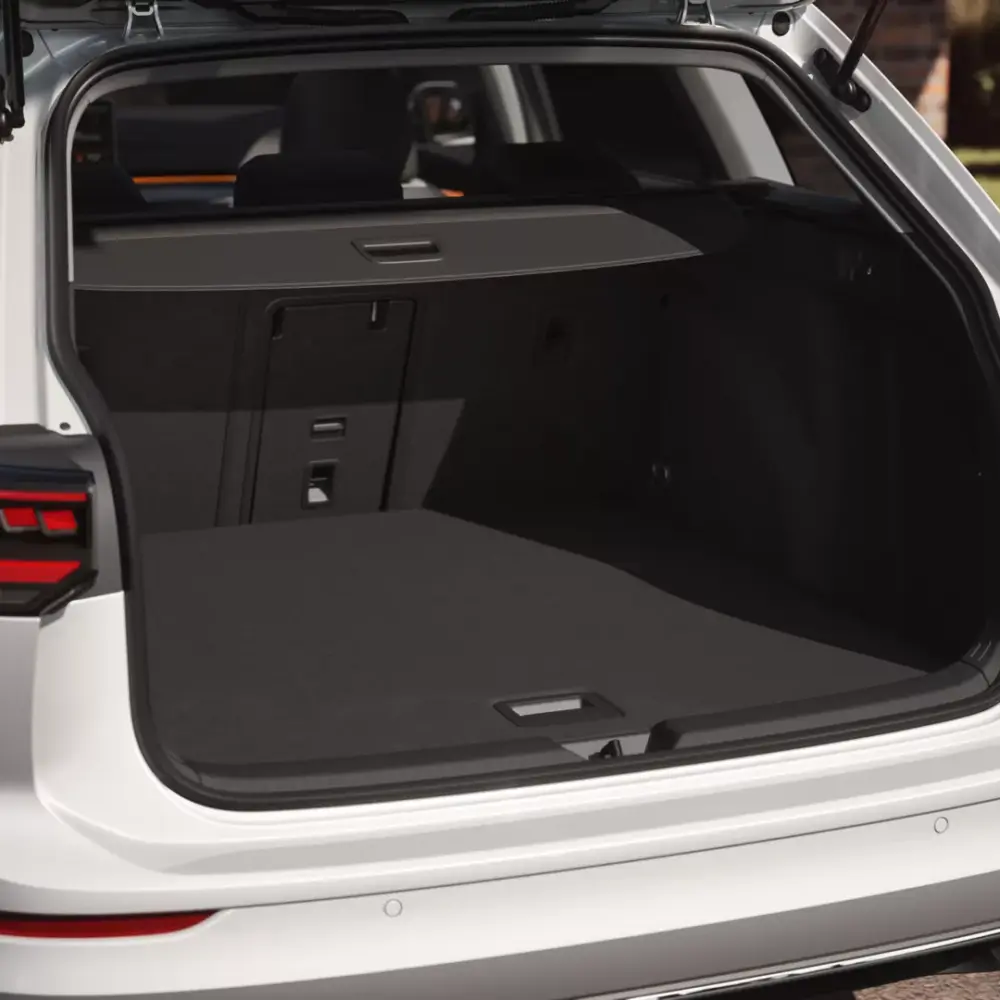 GV5640_Estate_exterior_trunk_detail-16-9 Golf Kofferraum