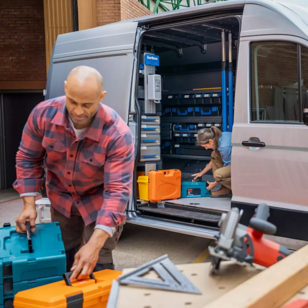 cr001945pic-vw-crafter-loading-area-1x1 Laderaum
