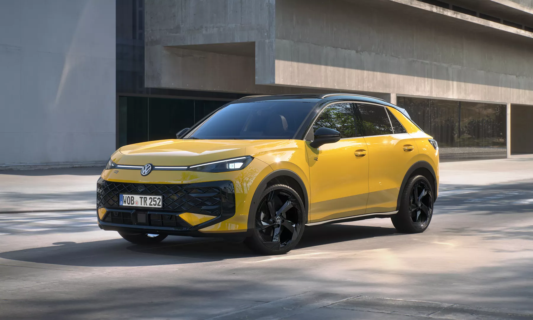 T-Roc_R-Line_yellow_front