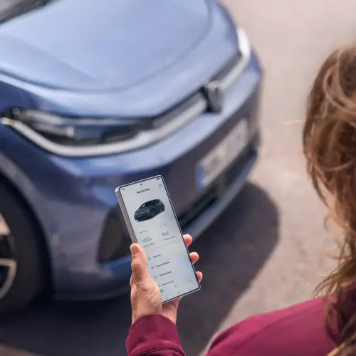 IN0479_id3_neo_front_side_parking